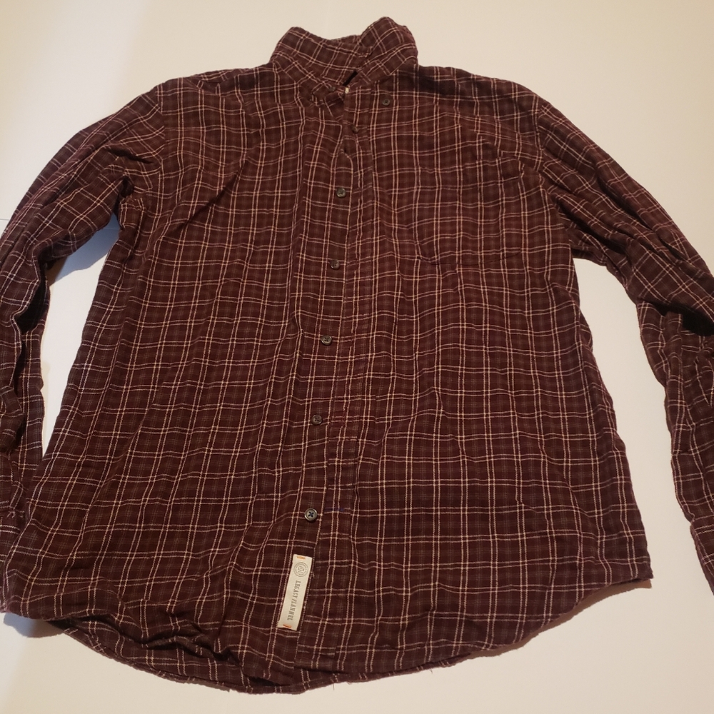 Men's maroon plaid St. John's Bay long sleeve button down dress shirt. Size L.